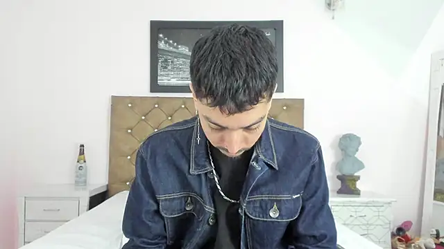 finn jackson online show from April 22, 7:37 pm