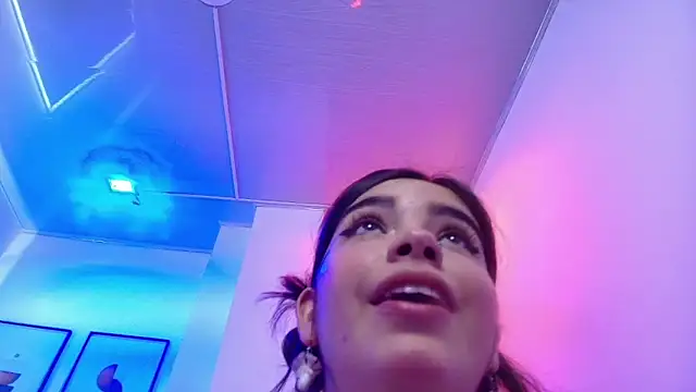 Daphne glas online show from March 9, 11:25 am