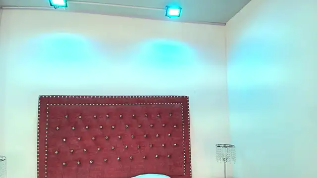 Daphne glas online show from April 24, 11:34 am