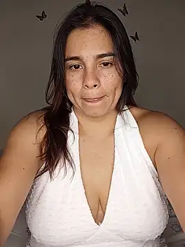 Snapshot of BettyBoo_w chatting on May 31, 8:54 pm BettyBoo w online show from May 31, 8:54 pm