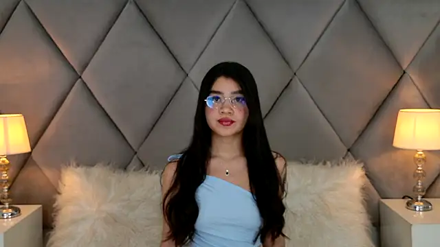 Snapshot of OliviaDiaz chatting on June 12, 8:08 pm OliviaDiaz online show from June 12, 8:08 pm