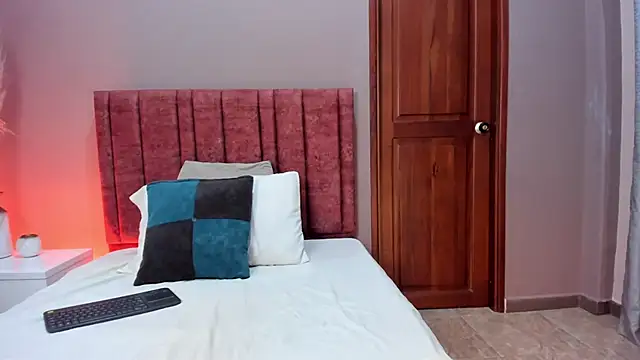 FreyaCameron online show from April 27, 12:58 pm