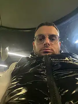 tonyboys19418 online show from March 8, 9:07 pm