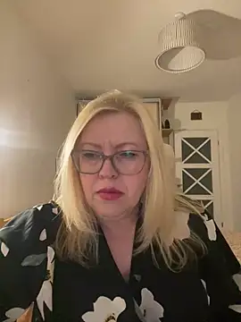 JanieLight53 online show from May 30, 10:51 pm