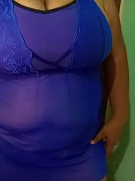Snapshot of latina_bigtitss chatting on April 30, 4:30 am latina bigtitss online show from April 30, 4:30 am