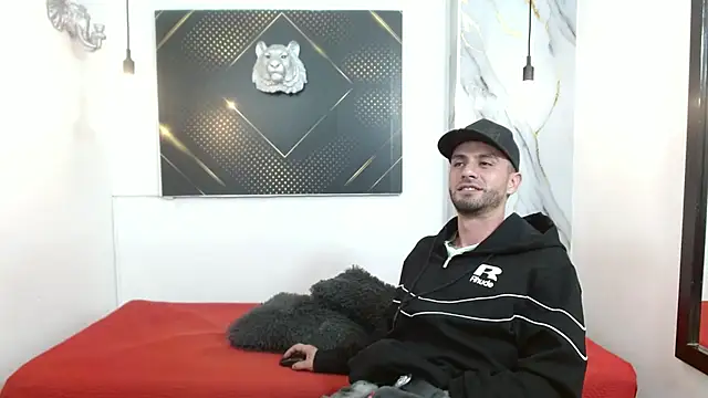 KingOfTemptation online show from April 20, 3:20 am