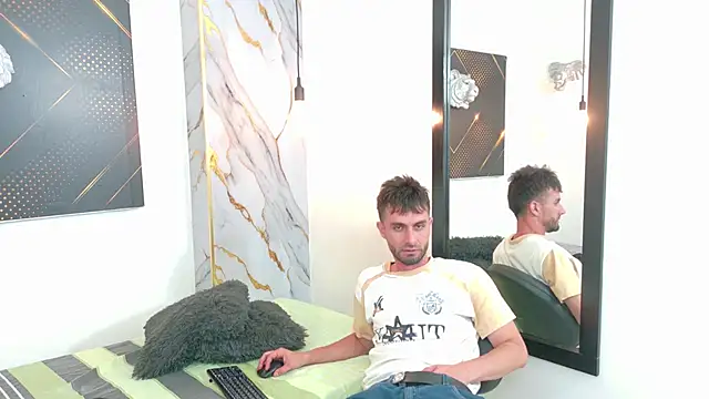 Snapshot of KingOfTemptation chatting on May 12, 4:09 am KingOfTemptation online show from May 12, 4:09 am