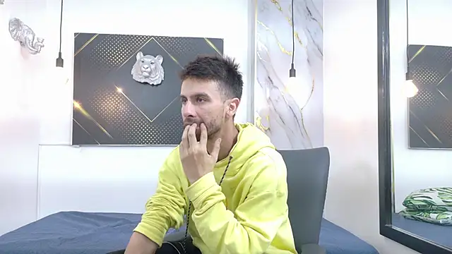 Snapshot of KingOfTemptation chatting on June 6, 3:44 am KingOfTemptation online show from June 6, 3:44 am