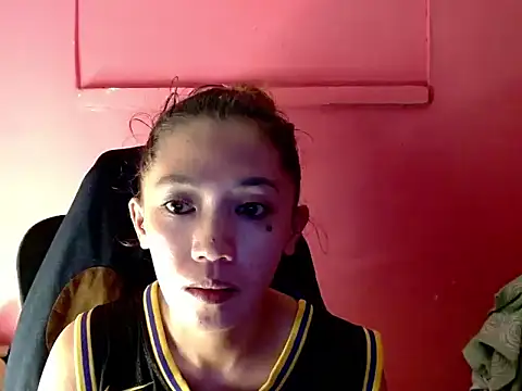 mia slut0810 online show from March 7, 6:32 am