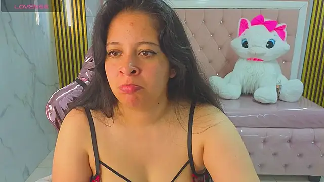sara tellez s online show from May 8, 3:23 am