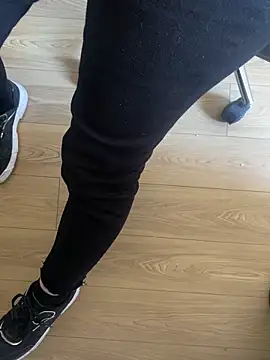 yanbenmle online show from March 10, 9:47 am