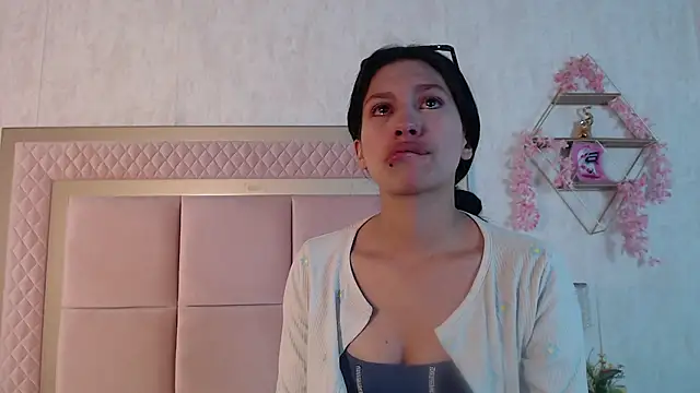 Madii  online show from March 28, 12:05 pm