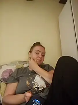 Bella-Monroe online show from April 12, 4:34 pm