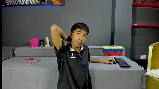 Ender h0tt online show from June 25, 1:26 pm