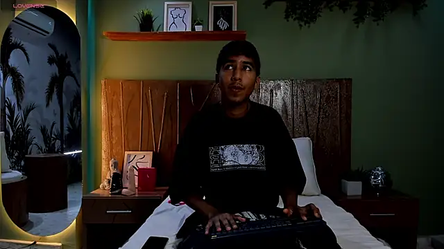 Ender h0tt online show from July 3, 8:59 pm