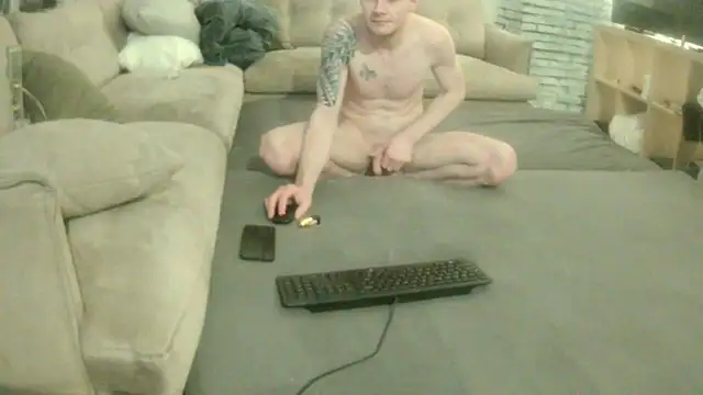 Snapshot of rudy25cm chatting on March 9, 11:42 pm rudy25cm online show from March 9, 11:42 pm