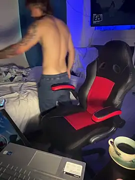 AngelLatinBoy online show from April 5, 1:30 pm