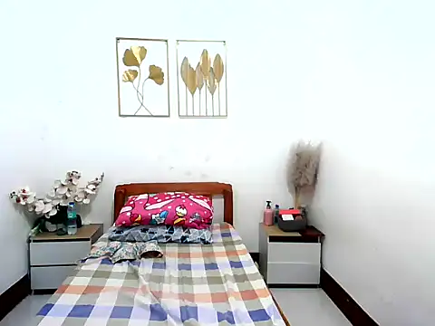 alluring girlie16xxx online show from April 20, 12:41 pm