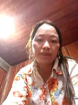 Yellow-pink online show from April 7, 1:22 pm