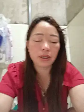 Snapshot of Yellow-pink chatting on July 4, 10:49 pm Yellow-pink online show from July 4, 10:49 pm