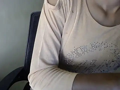 shreya sharma01 online show from April 7, 5:08 am