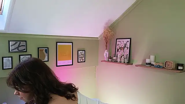 Blush Kira online show from March 13, 8:10 am