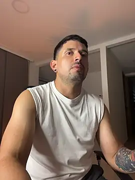 TroyeSavage online show from April 7, 10:53 pm