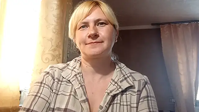 DiamondLady555 online show from May 31, 10:22 am