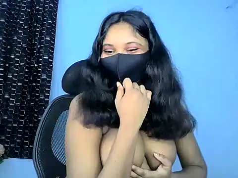 KASHISH SINGH  online show from July 9, 7:40 pm