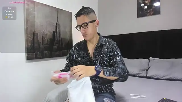 Snapshot of _Alan_Walker_1 chatting on May 4, 2:35 pm Alan Walker 1 online show from May 4, 2:35 pm