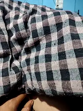 RAJPUTBOY9 online show from March 9, 7:40 pm