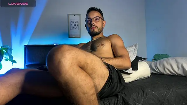 Snapshot of Mateobaer_ chatting on March 27, 2:28 am Mateobaer online show from March 27, 2:28 am