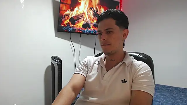 JUAN CAMILOXXX online show from April 15, 4:41 am