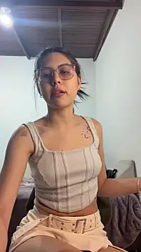 Cloebennet013 online show from June 15, 10:01 pm