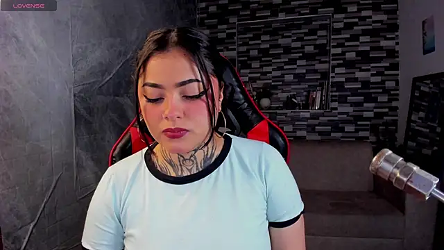 Snapshot of Sophiia_cherry chatting on June 3, 8:36 pm Sophiia cherry online show from June 3, 8:36 pm