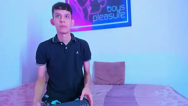 Desire Boys1 online show from April 15, 11:16 pm