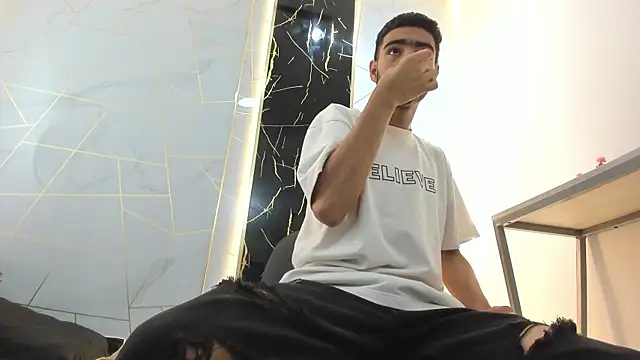 Valentin Lux online show from March 14, 3:01 am