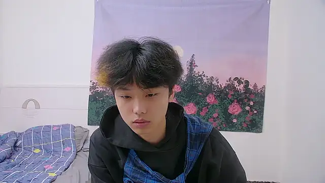 icecream-002 online show from April 10, 11:15 am