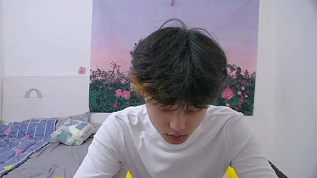 icecream-002 online show from April 18, 12:31 pm