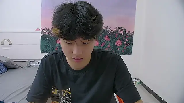 icecream-002 online show from April 27, 11:41 am