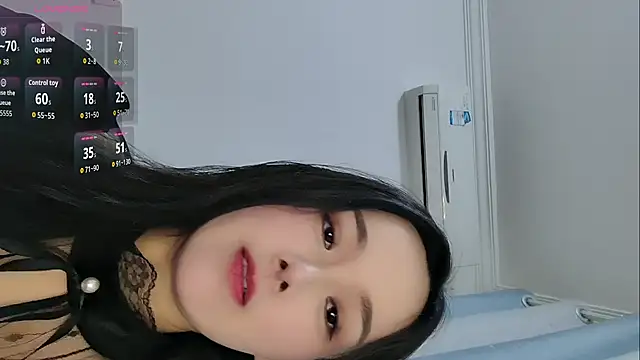 Yiyi-ii online show from March 9, 11:47 am