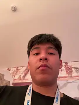 uunico22anni online show from March 10, 8:41 am