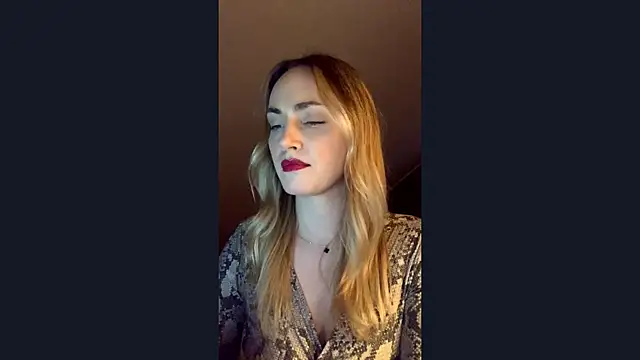 Snapshot of ScarlettSensitive chatting on March 11, 4:13 pm ScarlettSensitive online show from March 11, 4:13 pm