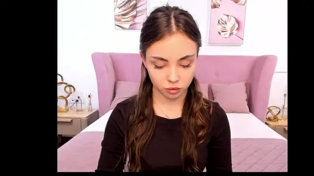 MyEvelin online show from March 31, 9:10 am