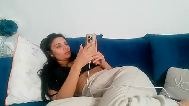 Miss juicy babes69 online show from March 23, 10:03 pm