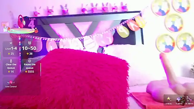 VivienneNoir online show from April 8, 10:15 am