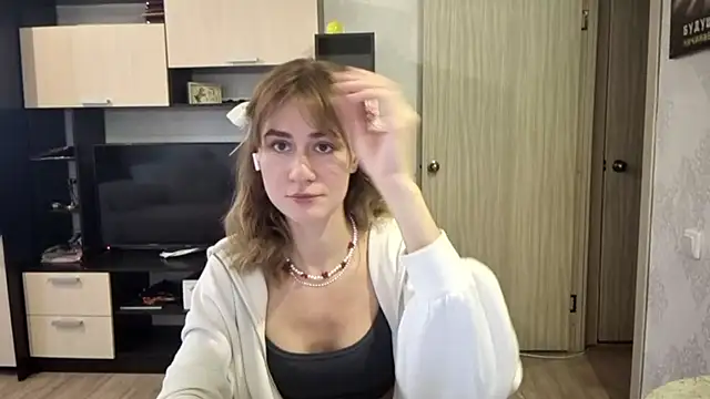 ElenoreHolguin online show from April 8, 8:36 am