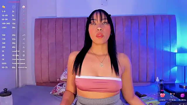 ValeriaRey  online show from March 29, 8:20 pm