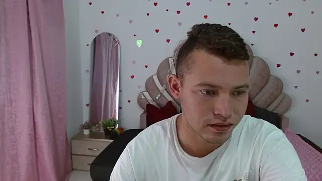 sven fox723 online show from May 15, 1:07 pm