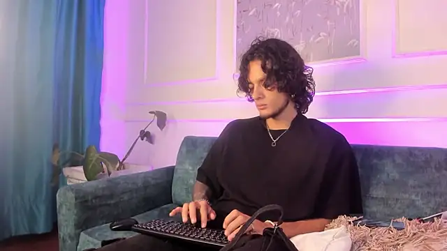 Skinny Mac online show from April 14, 1:06 pm